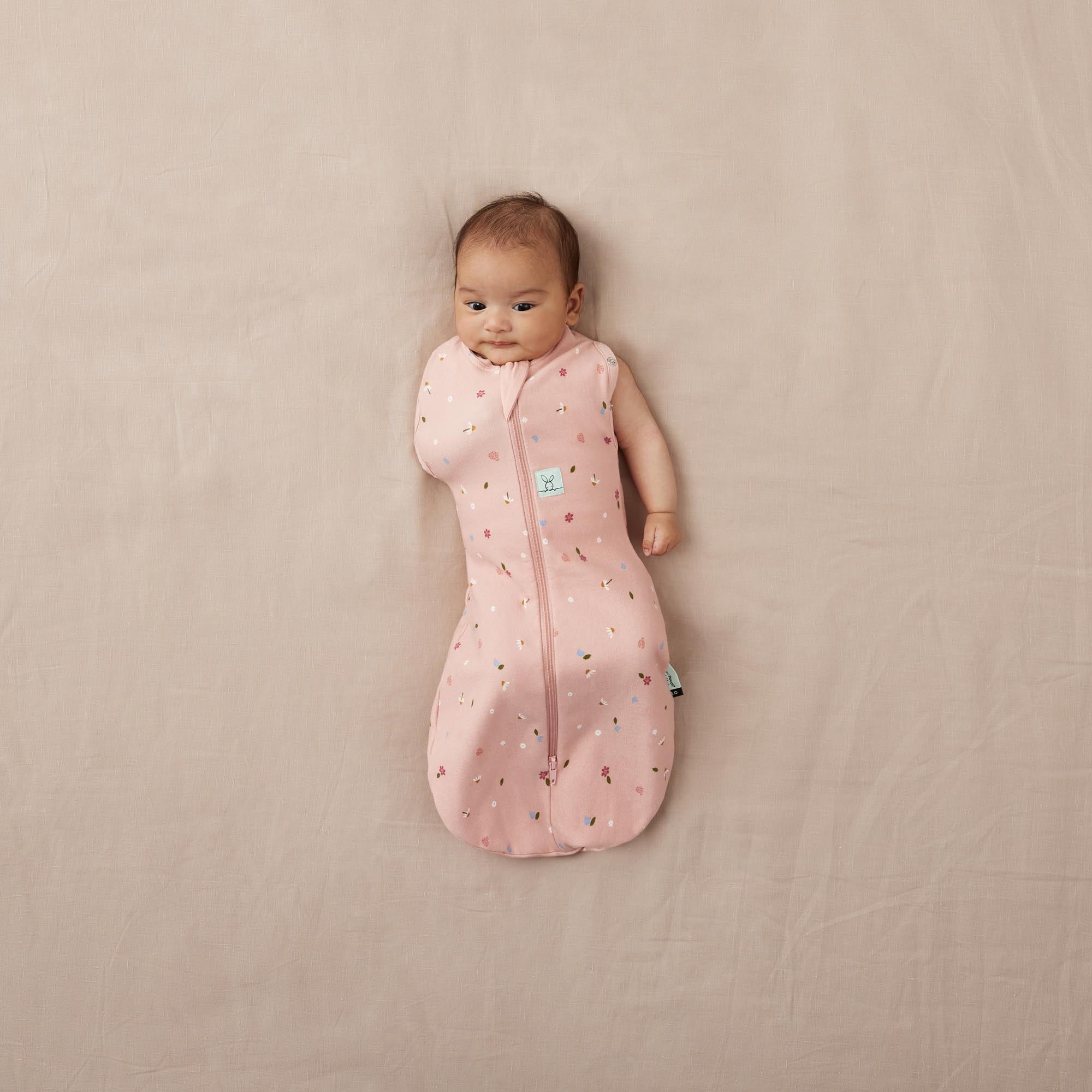 ergoPouch Cocoon Swaddle Bag - Daisies| Tog 1.0